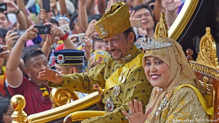Brunei Sultan Hassanal Bolkiah and his wife Queen Saleha