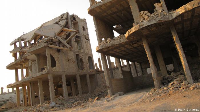 Derelict buildings in downtown Kobani (photo: DW/Zurutuza)