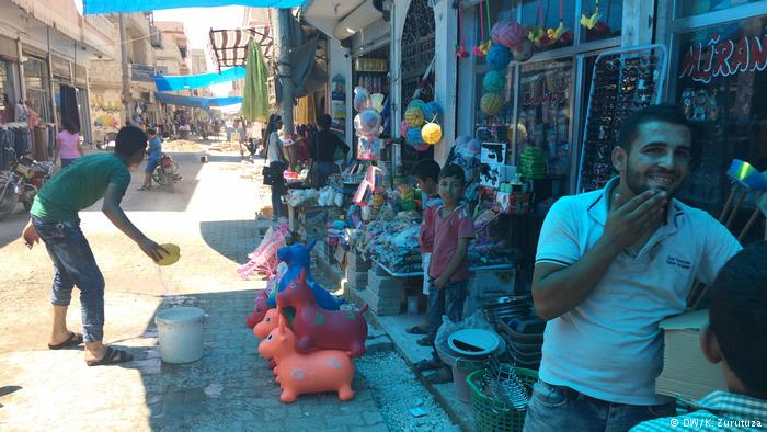 The bazaar in downtown Kobani (photo: DW/Zurutuza)