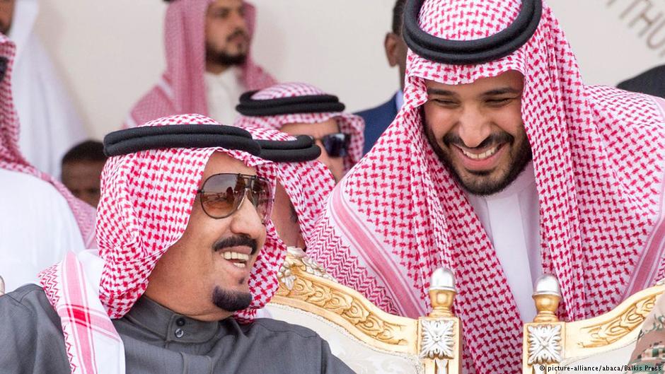 Kronprinz Mohammed bin Salman während einer Militärübung in Riad im März 2016; Foto: picture-alliance/abaca