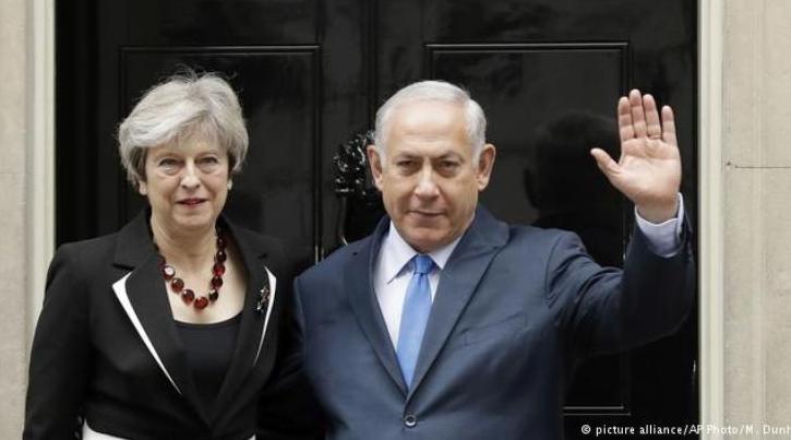 British Prime Minister Theresa May and Israeli Prime Minister Benjamin Netanyahu meet in London on 02.11.2017, a visit timed to coincide with the Balfour Declaration centenary (photo: picture-alliance/AP Photo/M. Dunham)