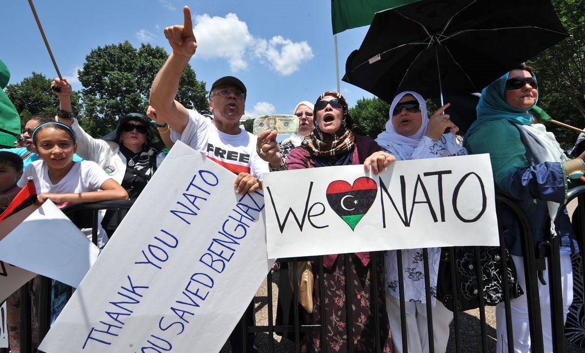 Gaddafi-Gegner demonstrieren am 9. Juli 2011 vor dem Weißen Haus in Washington; Foto: AFP/Getty Images