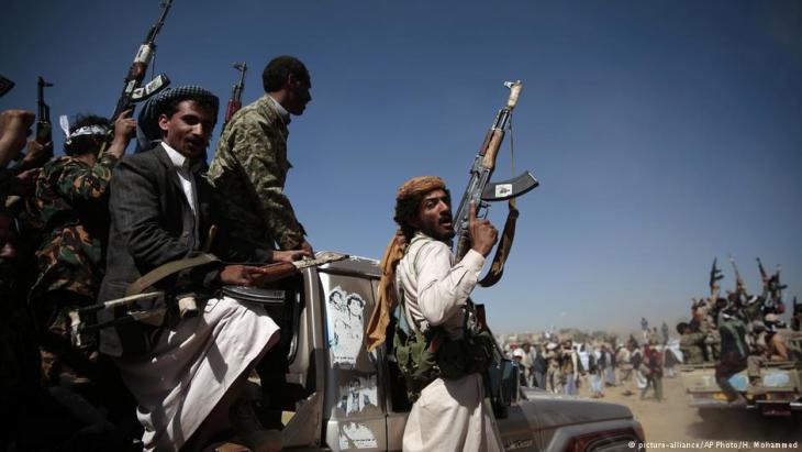 Houthi rebels in Sanaa (photo: AP/picture-alliance)