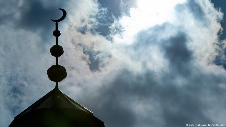 The roof of a mosque in Germany (photo: picture-alliance/dpa)