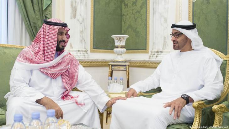Mohammed bin Zayed Al Nahyan (right) with Mohammed bin Salman in Riyadh (photo: picture-alliance/AA)