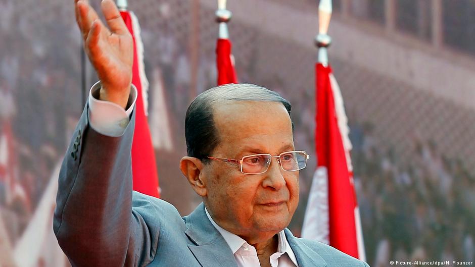 An archive photo 11.10.2015 showing Michel Aoun, founder of Lebanonʹs Free Patriotic Movement, greeting supporters during a demonstration on the street leading to the Presidential Palace, east of Beirut, Lebanon. On 31.10.2016 Aoun was elected as the new Lebanese president by members of the Lebanese parliament (photo: picture-alliance/dpa/N. Mounzer)