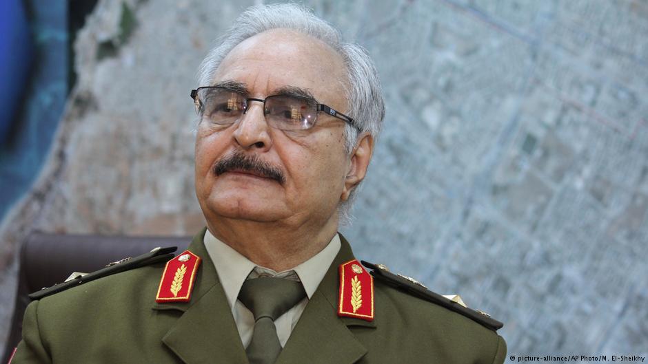 الجنرال الليبي خليفة حفتر.