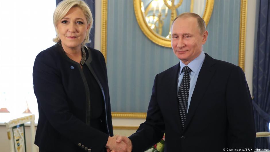 استقبال الرئيس الروسي لرئيسة حزب "الجبهة الوطنية" الفرنسي مارين لوبن وحفاوة  حظيت بها خلال زيارتها لموسكو عام 2017.