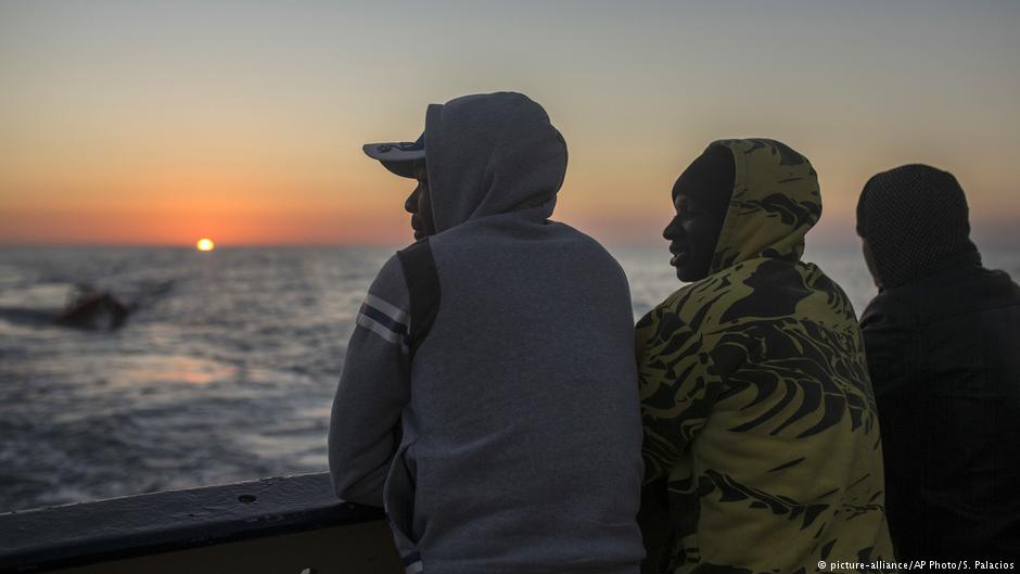 Aufgegriffene afrikanische Flüchtlinge in Libyen; Foto: picture-alliance/AP