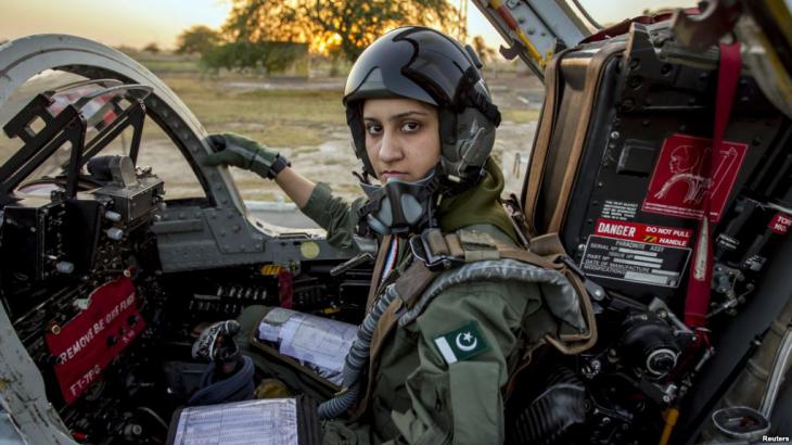 Female fighter jet pilot in Pakistan (photo: Reuters)