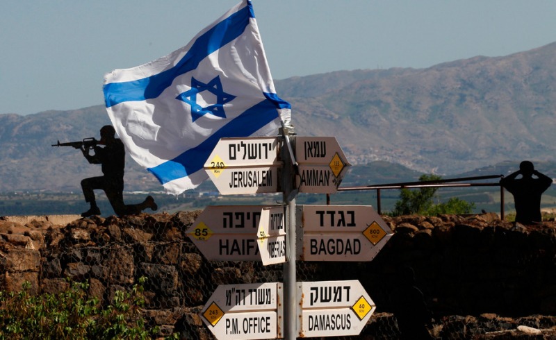 Hinweisschilder auf den von Israel anektierten Golanhöhen; Foto: AFP