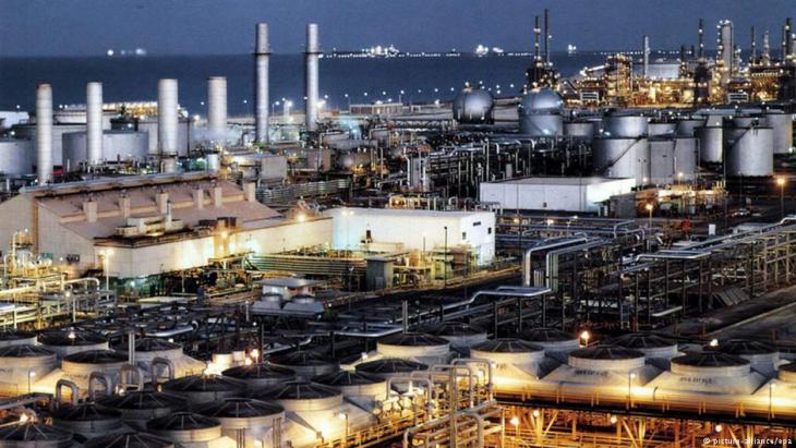 Oil refinery in Dhahran (photo: dpa/picture-alliance)