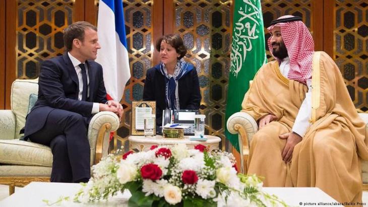 French President Macron visiting Mohamed bin Salman in Riyadh on 7 November 2017 (photo: picture-alliance/abaca)