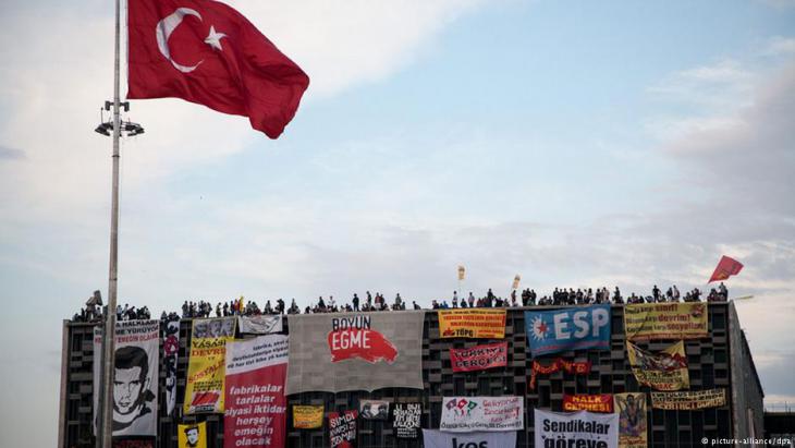 The AKM during the Gezi Park protests in 2013 (photo: picture-alliance/dpa)