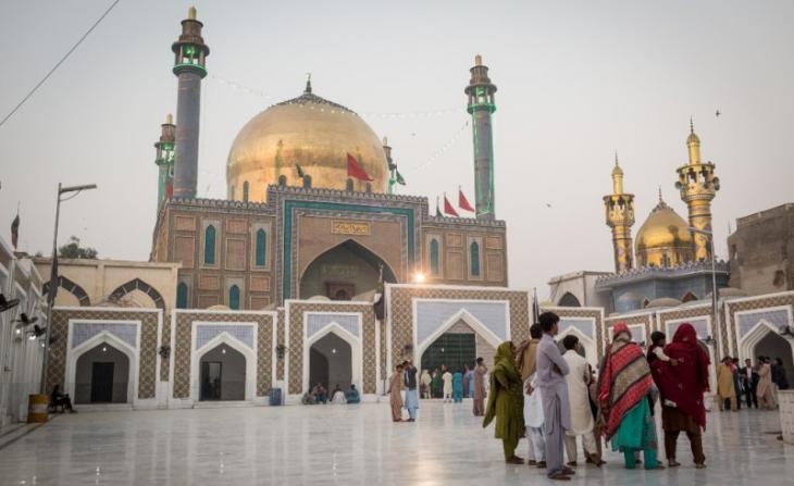 The shrine of Lal Shahbaz Qalandar (photo: Philipp Breu)