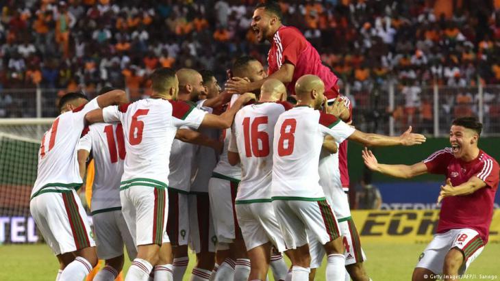 The jubilant Moroccan team during the match against Ivory Coast in Abidjan (photo: Getty Images/AFP)