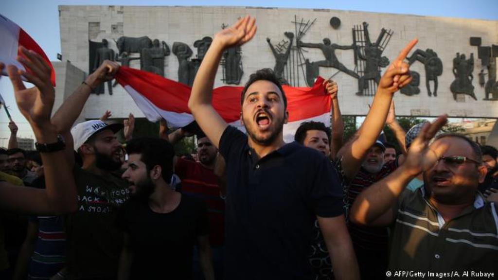 تواصل الاحتجاجات في البصرة والخوف من اتساع رقعتها