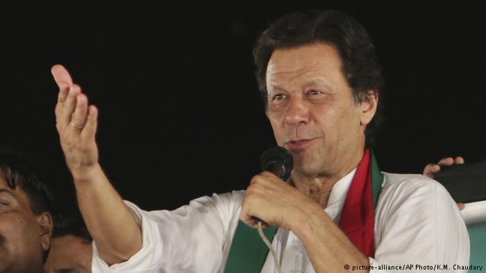 Imran Khan (photo: picture-alliance/AP Photo/K. M. Chaudary)