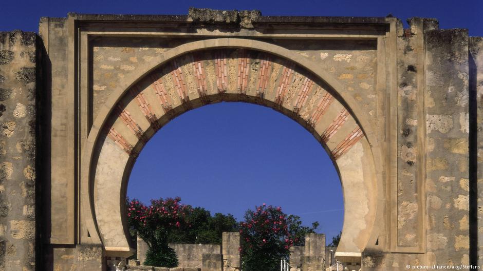 Die Medina Azhara, Bogen des Eingangstores zur Plaza des Armas bei Córdoba; Foto: picture-alliance