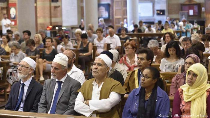 توزع المسلمين في ديموغرافية أوروبا لخلفيات سياسية وتاريخية وللبحث عن سبل الحياة المعيشية