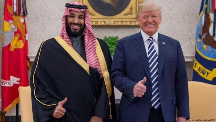 Saudi Crown Prince Mohammed bin Salman meets Donald Trump at the White House in March 2018 (photo: picture-alliance/dpa/SPA)