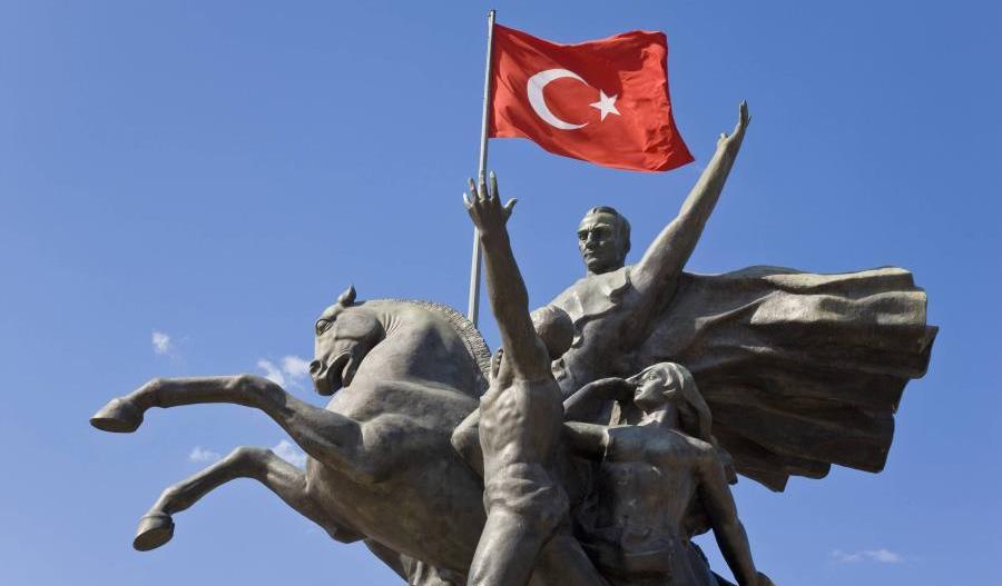 Denkmal Atatürks in Antalya; Foto: Reuters