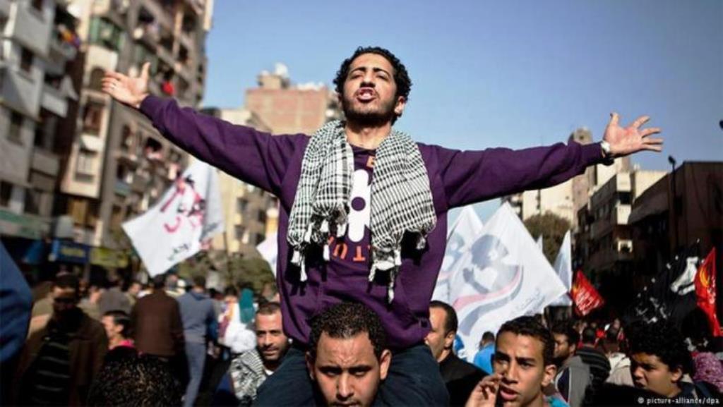صورة رمزية للربيع العربي. الصورة من ميدان التحرير في القاهرة. الصورة رويترز