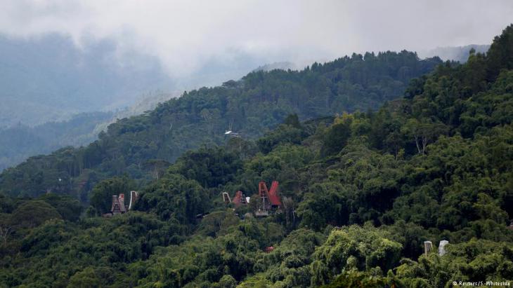 View of the tomb landscape of Toraja (photo: Darren Whiteside/Reuters)