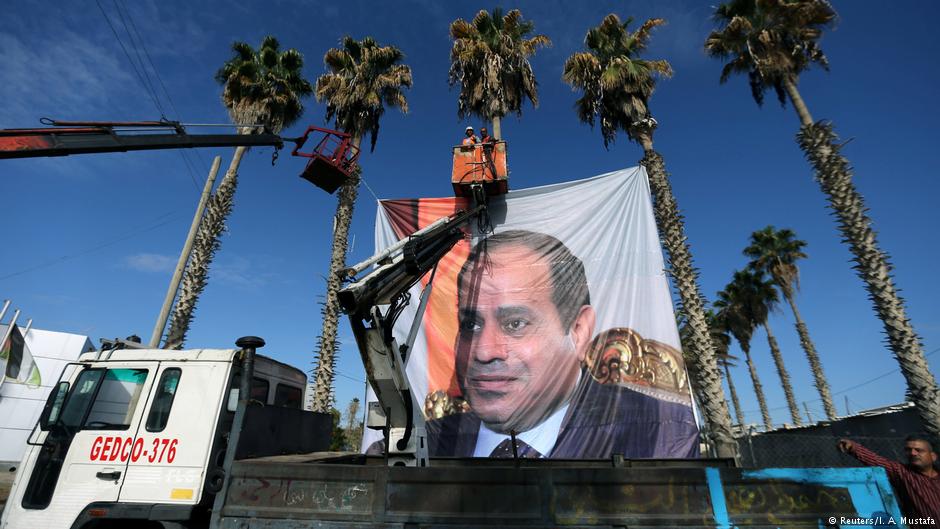 Banner bearing a photo of former Egyptian field marshall and current president Abdul Fattah al-Sisi is erected in downtown Cairo (photo: Reuters)