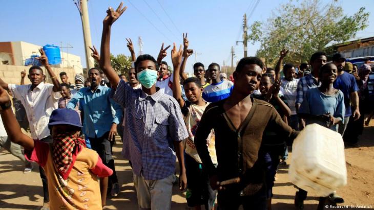 Demonstrating against President Bashir in Khartoum on 20 January 2019 (photo: Reuters)