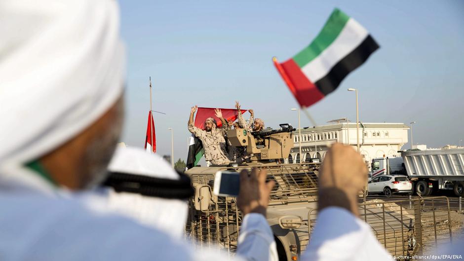 Military parade in the United Arab Emirates (photo: picture-alliance/dpa/Emirates News Agency)
