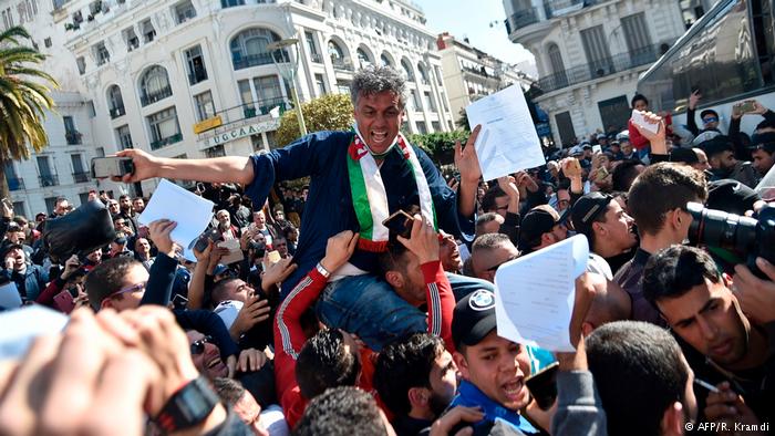 حراك الجزائر  - فترة حاسمة في الحراك الشعبي ضد الحكومة وعهدة بوتفليقة الخامسة