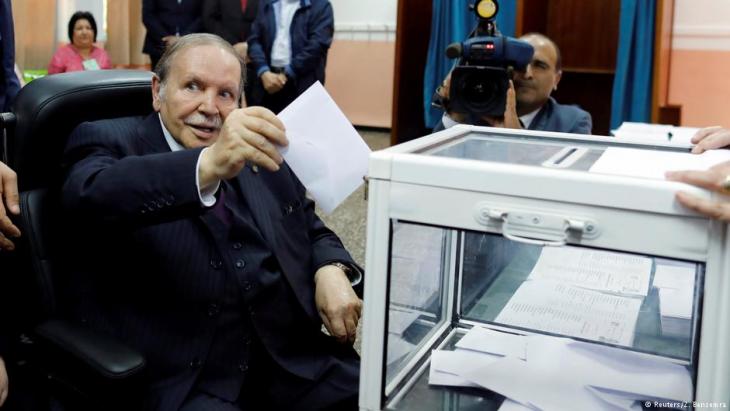 President Bouteflika votes in the 2017 parliamentary elections (photo: Reuters/Z. Bensemra)