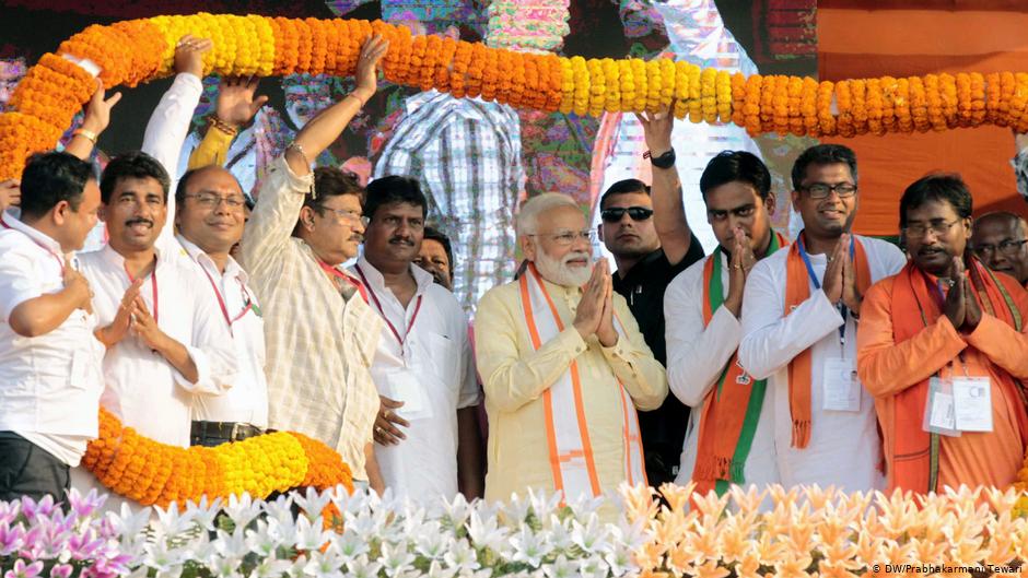 Narendra Modi attends a BJP election rally in Bengal, April 2019 (photo: DW/Prabhakarmani Tewari)