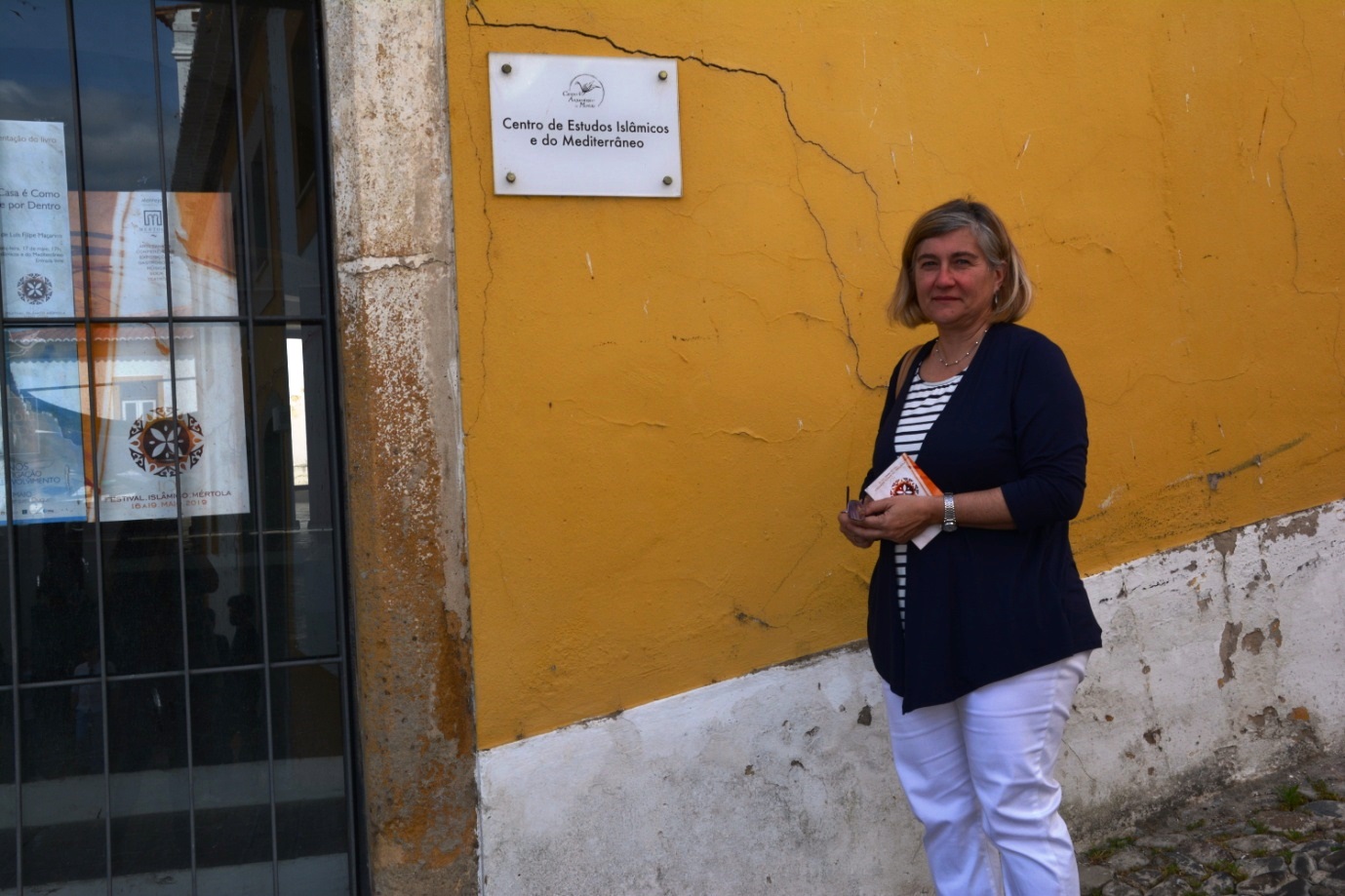  سوزانا مارتينيز أستاذة آثار وتاريخ العصور الوسطى في جامعة إيفورا البرتغالية. (photo: Marta Vidal)