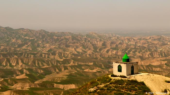 View of the mausoleum of Khaled Nabi, Golestan Province, Iran (photo: DW/F. Schlagwein)