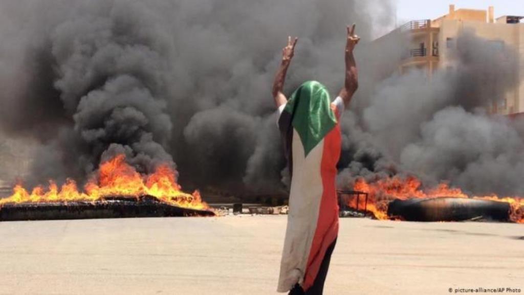 السودان: قمع دام يبدد أي أمل في نقل السلطة للمدنيين