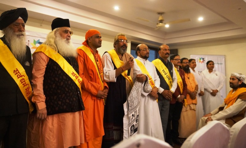 Delegates attend the United Religions Initiativeʹ interfaith seminar in Ajmer (photo: Marian Brehmer)