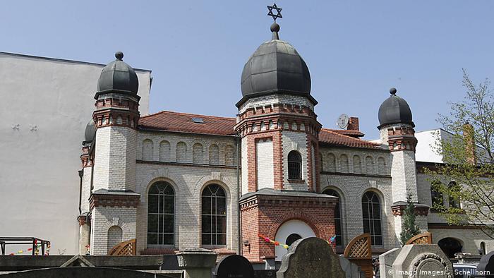 Synagogue in Halle, Germany (photo: Imago Images/S. Schellhorn)