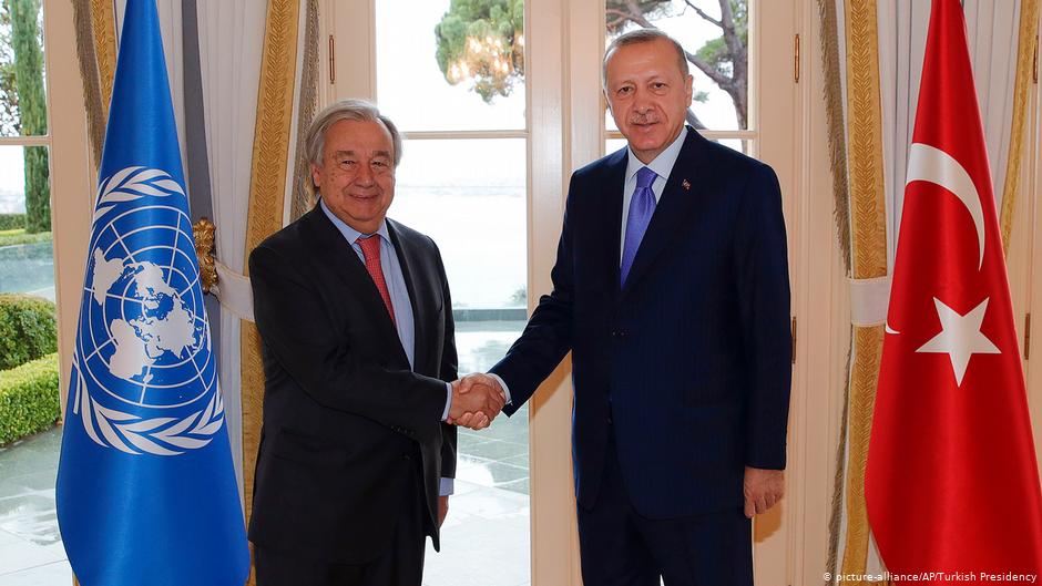 الأمين العام للأمم المتحدة، أنطونيو غوتريش مع الرئيس التركي إردوغان.