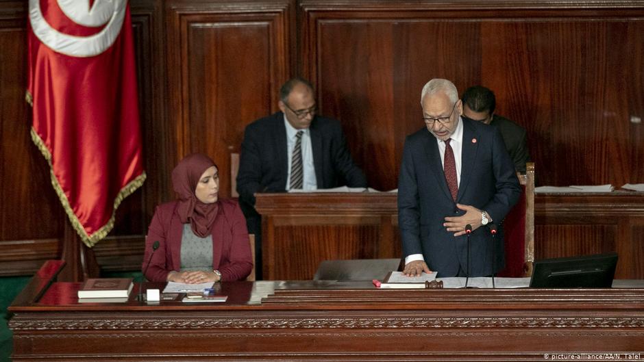 Leader of the Ennahda movement Rachid Ghannouchi takes the oath as he attends the first session and oath-taking ceremony of the Tunisian parliament after Tunisia's Supreme Election Council announced results of the parliamentary elections in Tunis, Tunisia, on 13 November 2019 (photo: picture-alliance/AA/N. Talel)