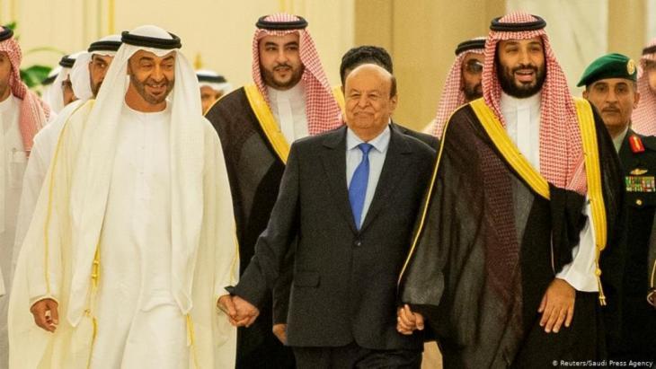 Abd-Rabbu Mansour Hadi together with the Saudi Crown Prince Mohammed bin Salman (MbS) and Mohammed bin Zayed (MbZ), the powerful Crown Prince of Abu Dhabi (photo: Reuters/Saudi Press Agency)