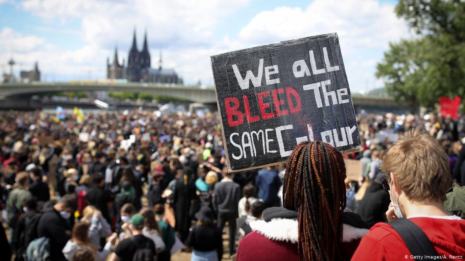 Black Lives Matter protest on the banks of the Rhine in Cologne, Germany (photo: Getty Images/A. Rentz)