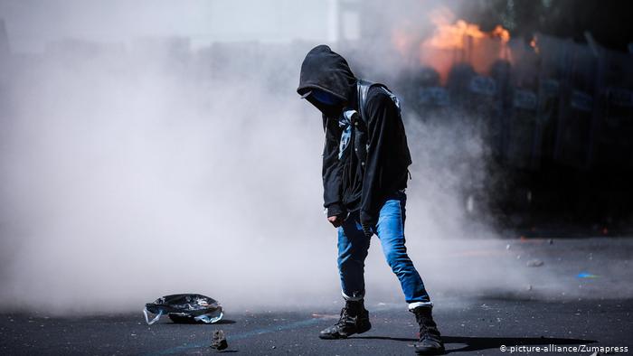 رغم كورونا احتجاجات عالمية عارمة ضد عنف الشرطة والعنصرية الممنهجة