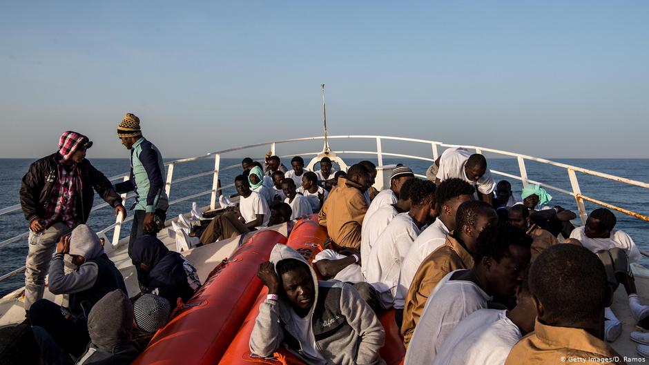 Flüchtlinge auf Schiff im Mittelmeer; Foto: Getty Images/D.Ramos