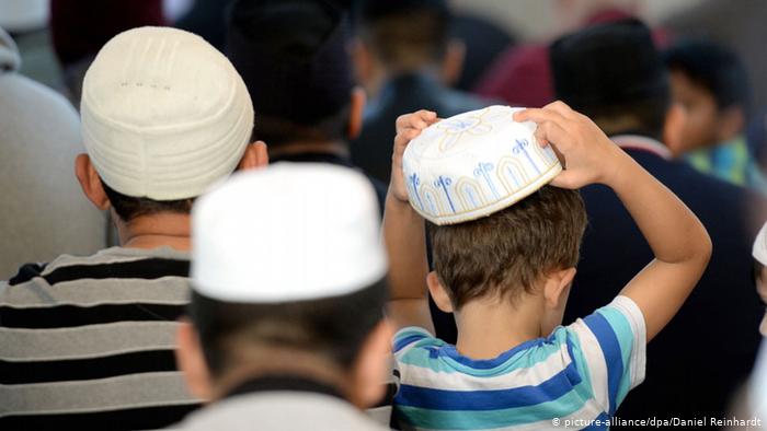 في يوم المسجد المفتوح - مساجد ألمانيا تستقبل الزوار محافظة على التباعد الاجتماعي في زمن كورونا
