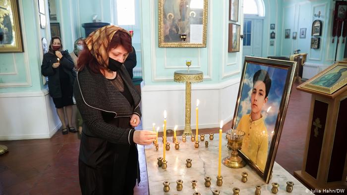 Gedenken an getöteten Schüler in Gandscha.,Aserbaidschan. Foto: Julia Hahn/DW