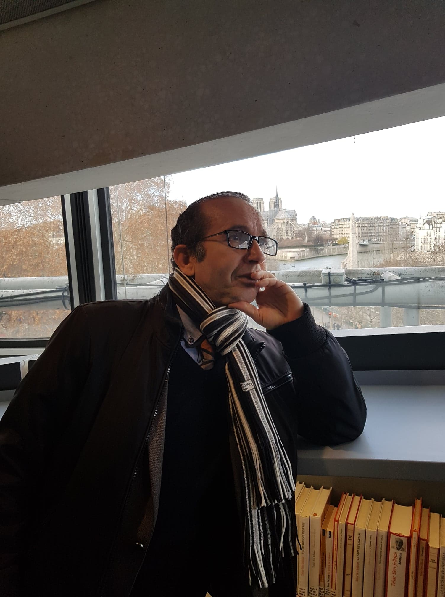 الكاتب الجزائري إبراهيم مشارة.
