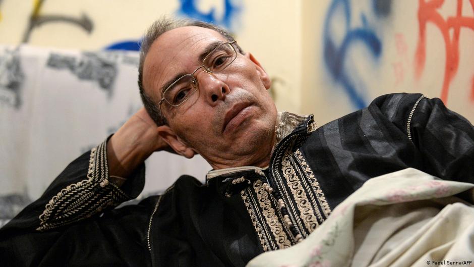 المؤرخ والناشط المغربي المعطي منجب (60 عاما) حكم عليه بالسجن النافذ.