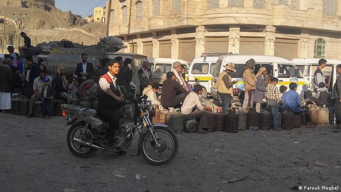 لقطات من كفاح اليمنيين من أجل الحياة في ظل الفقر والحرب والوباء - اليمن